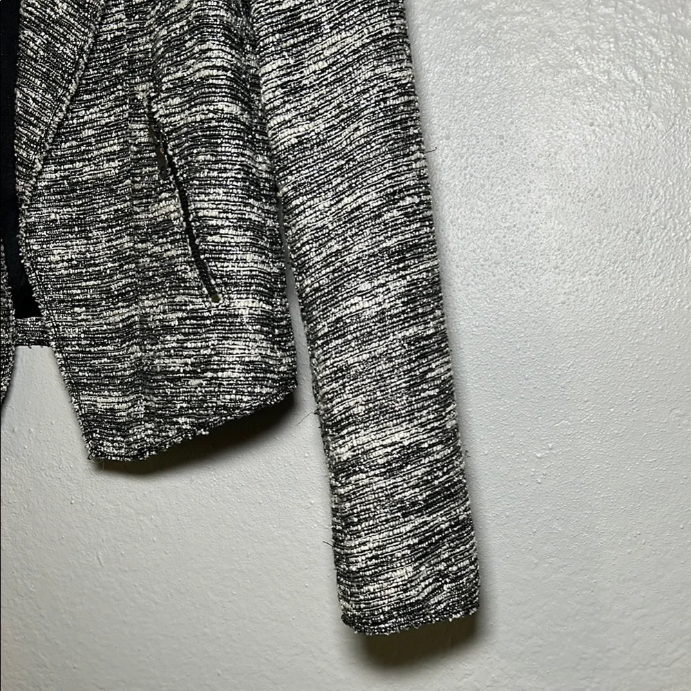 Zara Black and Gray Blazer with Textured Tweed Design - Picture 4 of 8